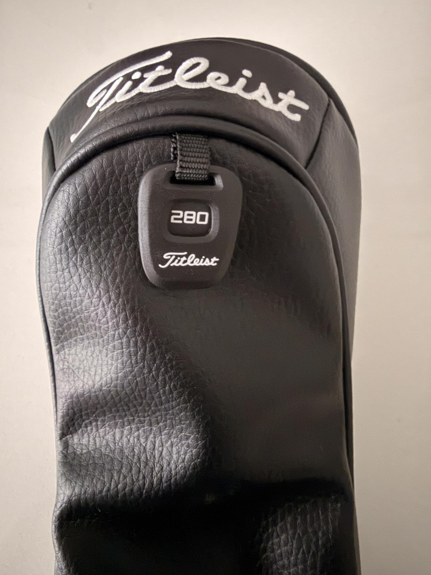 NEW TITLEIST GT GT280 MINI Black/White Leather Driver Headcover - NOT for Regular Driver (MINI ONLY)
