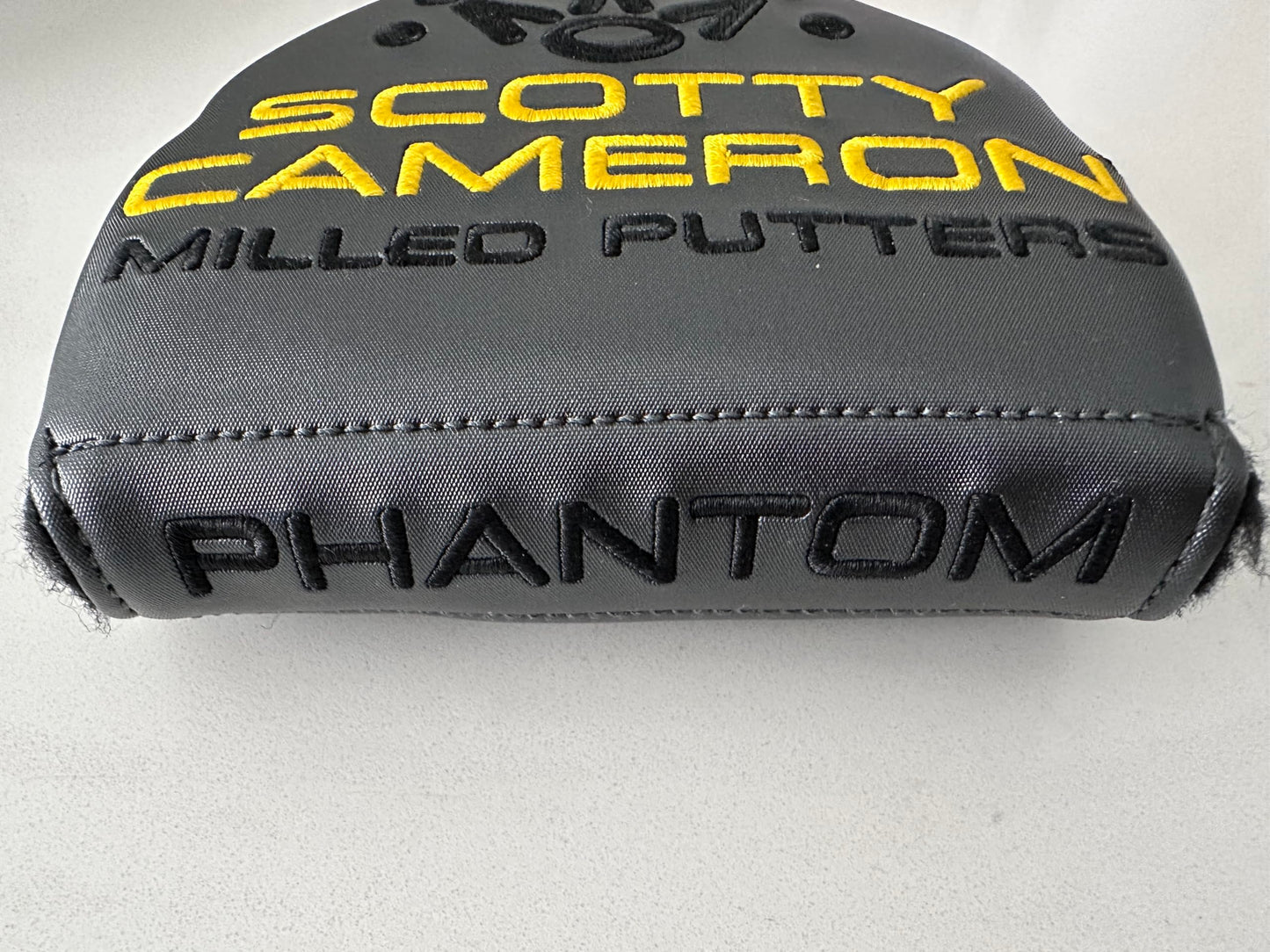 Scotty Cameron 2024 Phantom Mid Round Right Hand Headcover, 100% Authentic, Dark Grey